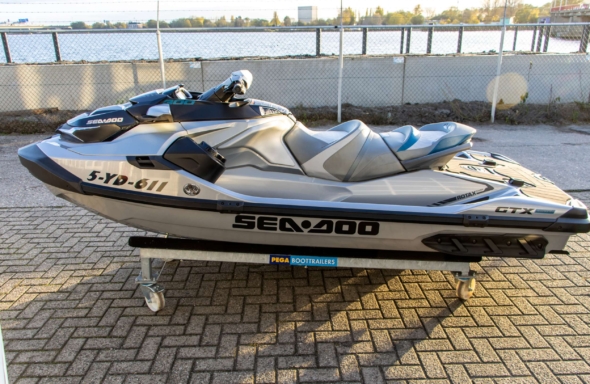 Sea-Doo-GTX-Limited-300-MY-2021-300PK (6)