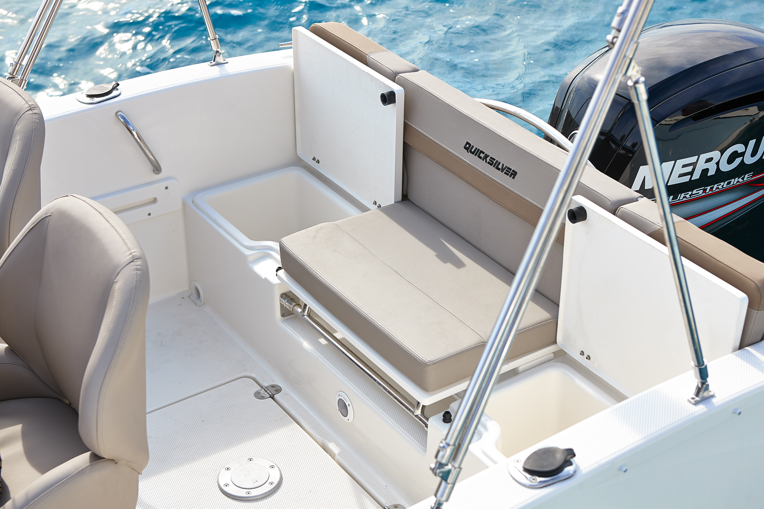 Quicksilver-Boats-Activ-505-cabin (6)