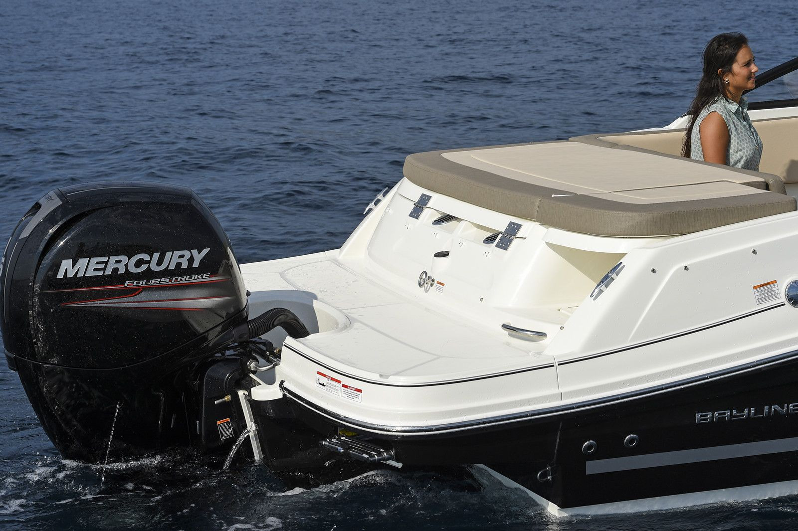 Bayliner-VR5-Cuddy-Outboard-MY-2022-16