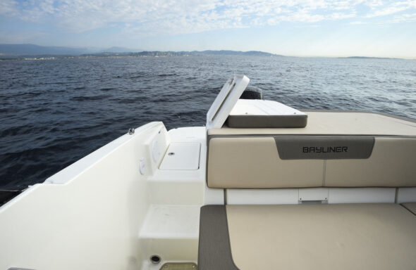 Bayliner-VR5-Cuddy-Outboard-MY-2022-42