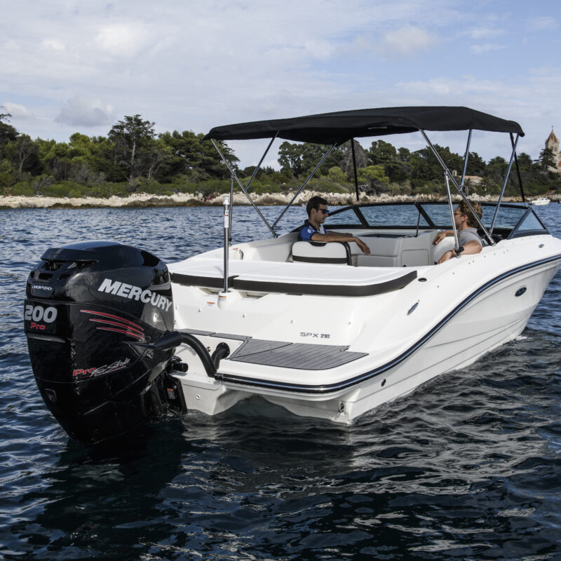 Sea-Ray-SPX-210-Outboard-MY-2022-3