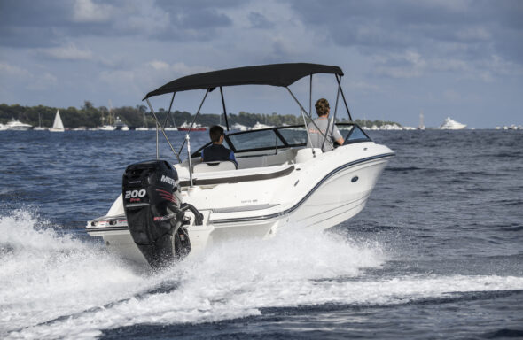 Sea-Ray-SPX-210-Outboard-MY-2022-47