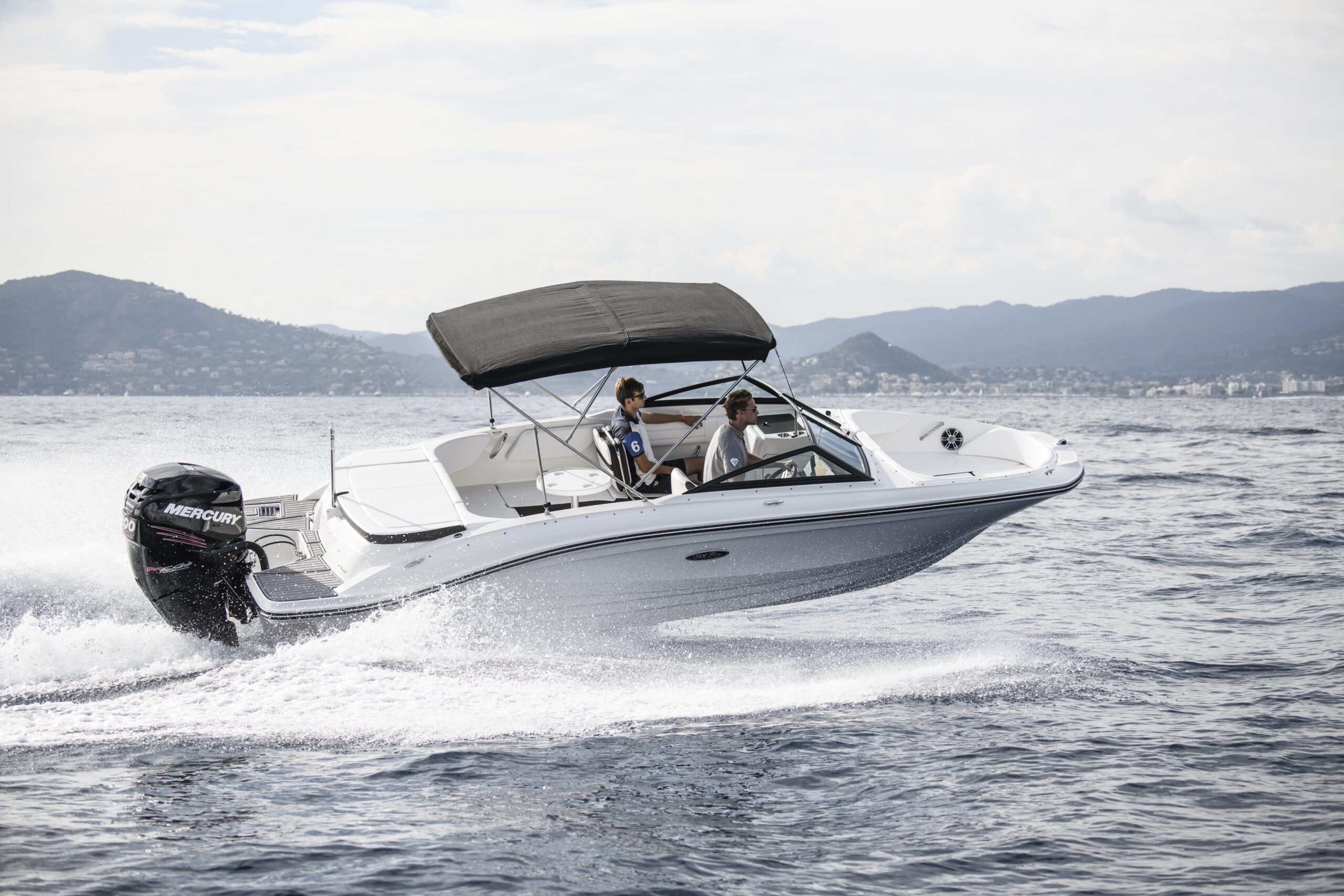 Sea-Ray-SPX-210-Outboard-MY-2022-50