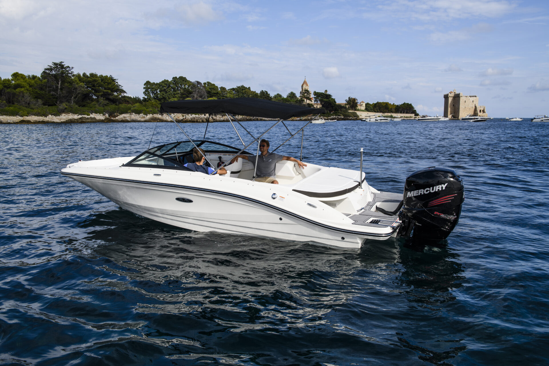 Sea-Ray-SPX-210-Outboard-MY-2022-7
