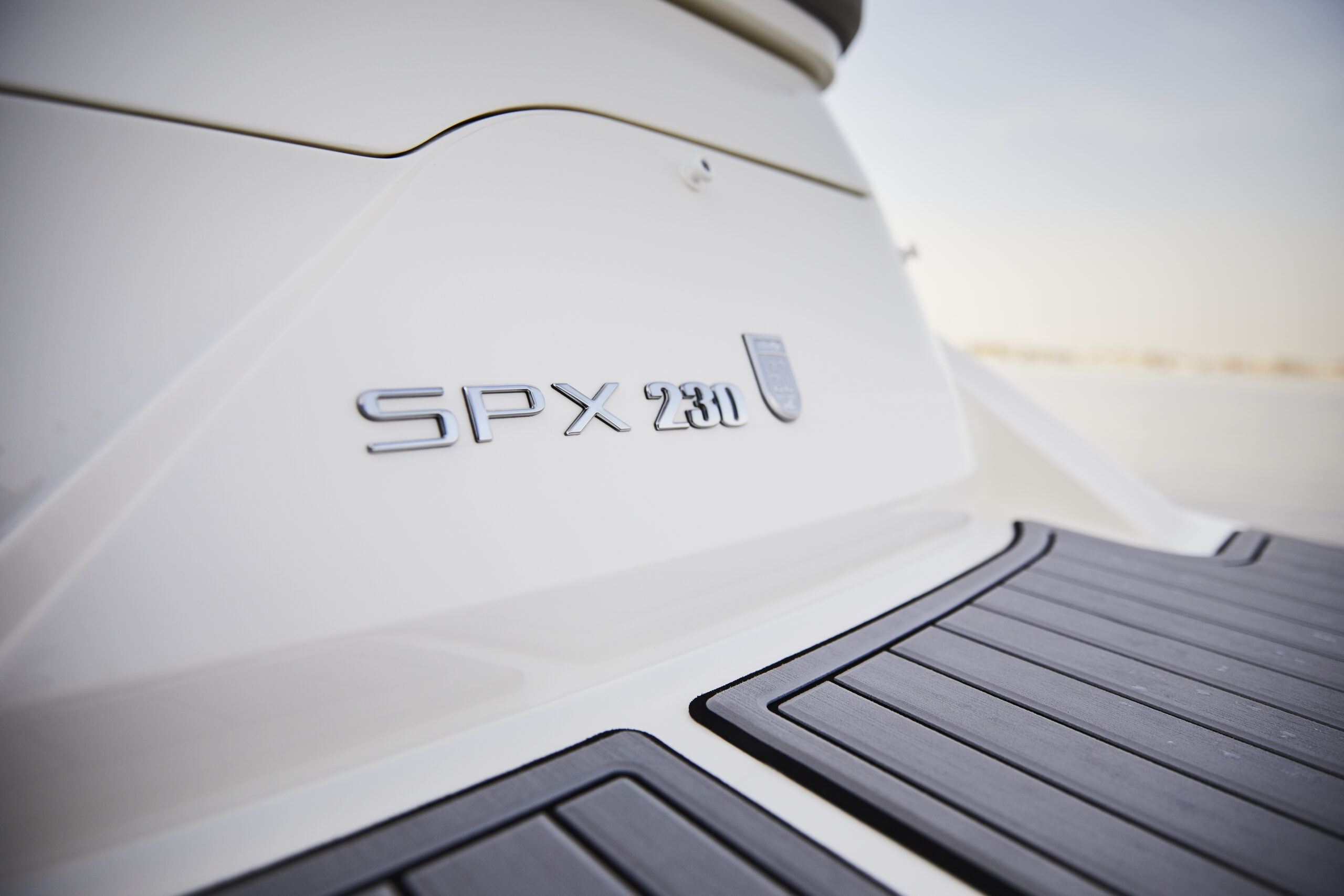 Sea-Ray-SPX-230-Inboard-MY-2022-108