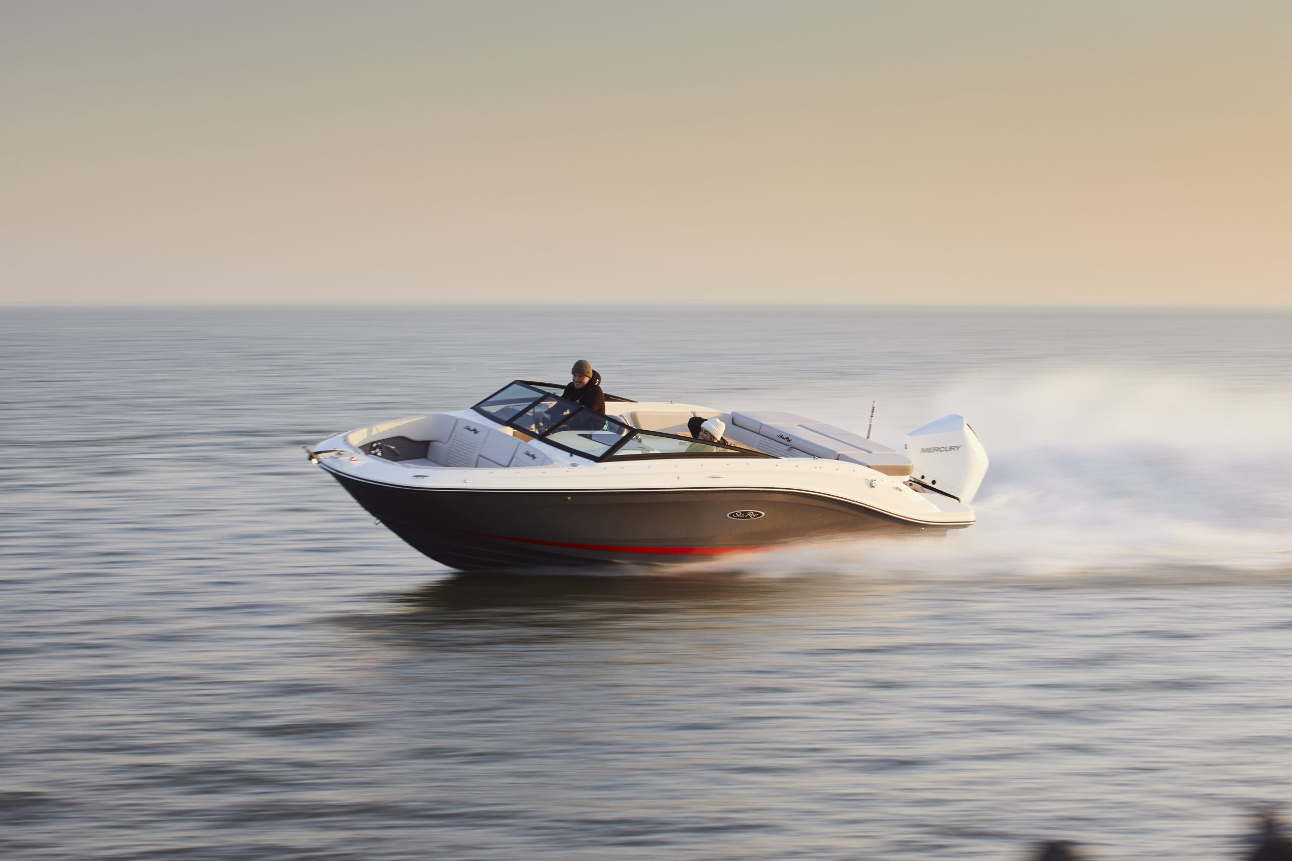 Sea-Ray-230-Outboard-MY-2022-28