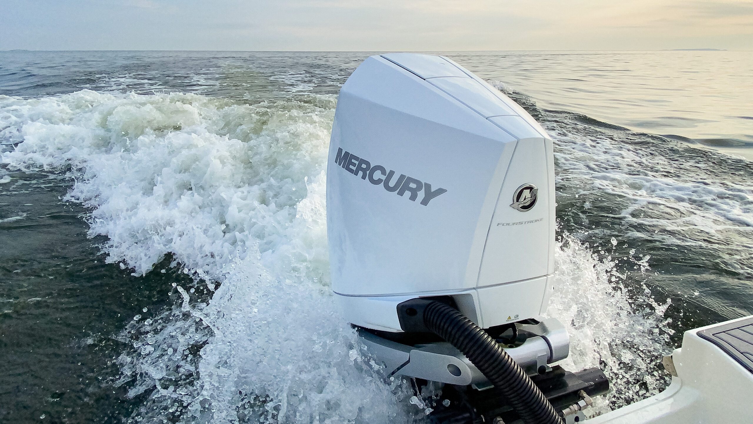 Sea-Ray-Sun-Sport-230-Outboard-MY-2022-63