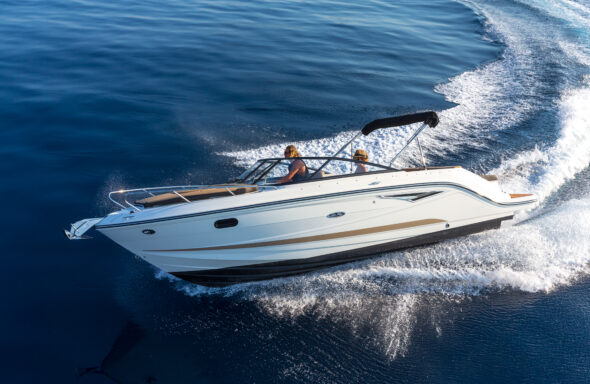 Sea-Ray-Sun-Sport-250-inboard-MY-2022-13