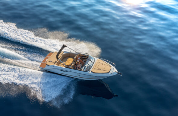 Sea-Ray-Sun-Sport-250-inboard-MY-2022-28