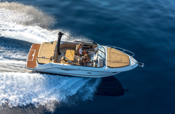Sea-Ray-Sun-Sport-250-inboard-MY-2022-30