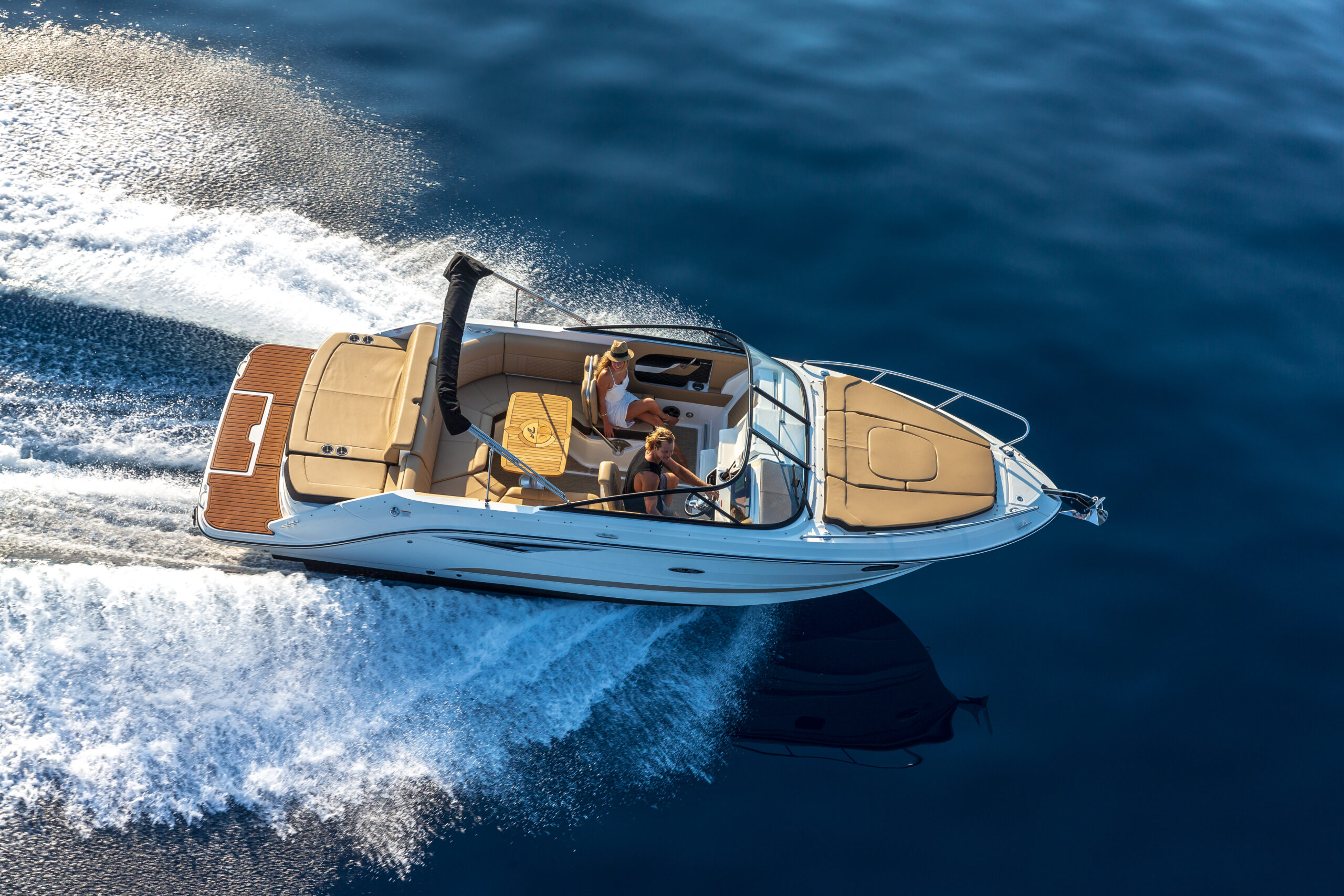 Sea-Ray-Sun-Sport-250-inboard-MY-2022-30