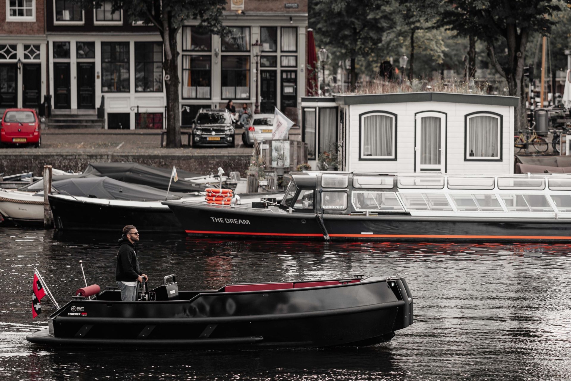 Stormer-lesiure-boats-Tugboat-60-Zwart-rood-grachtenDSC5606-Edit