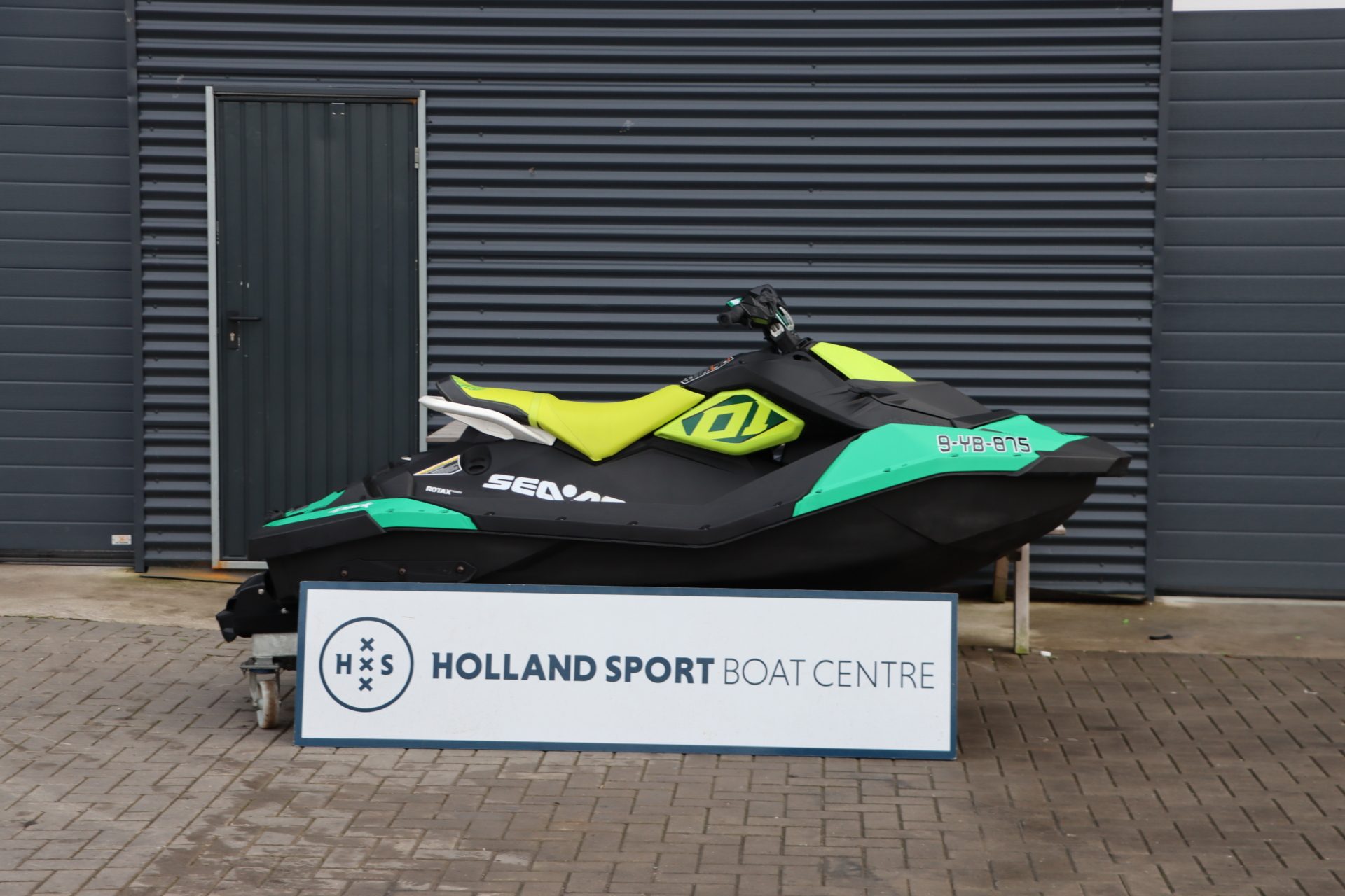 Sea-Doo Spark Trixx 2UP – Holland Sport Boat Centre (4)