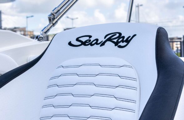 Sea-Ray-SPX-210-Outboard-MY-2022-Mercury-200-PK-Outboard-24-2500